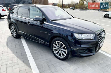 Внедорожник / Кроссовер Audi Q7 2017 в 