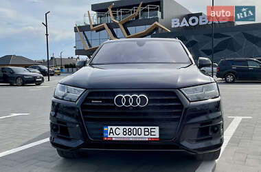 Внедорожник / Кроссовер Audi Q7 2017 в 