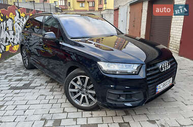 Внедорожник / Кроссовер Audi Q7 2017 в 