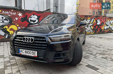 Внедорожник / Кроссовер Audi Q7 2017 в 