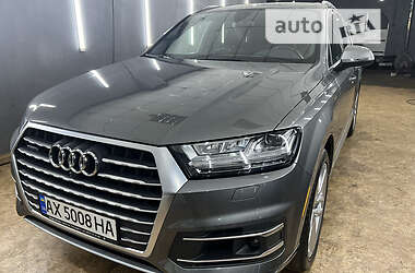 Внедорожник / Кроссовер Audi Q7 2017 в 