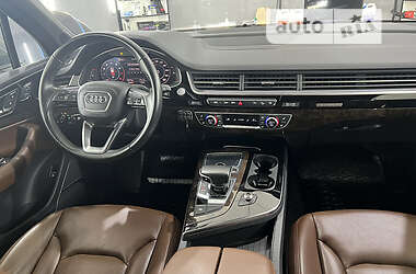Внедорожник / Кроссовер Audi Q7 2017 в 