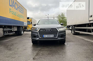 Внедорожник / Кроссовер Audi Q7 2017 в 