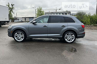 Внедорожник / Кроссовер Audi Q7 2017 в 