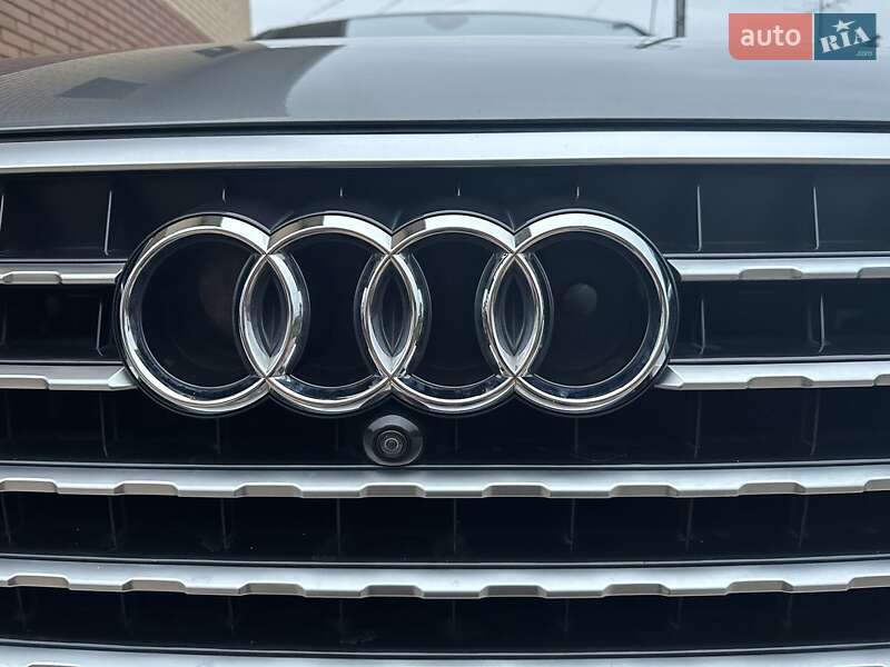 Позашляховик / Кросовер Audi Q7 2017 в Києві