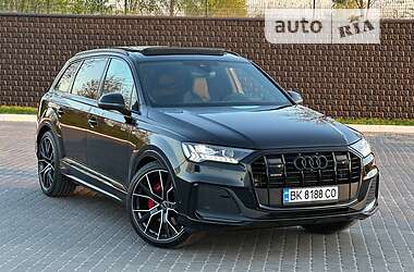 Внедорожник / Кроссовер Audi Q7 2022 в Ровно