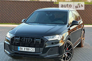 Внедорожник / Кроссовер Audi Q7 2022 в Ровно