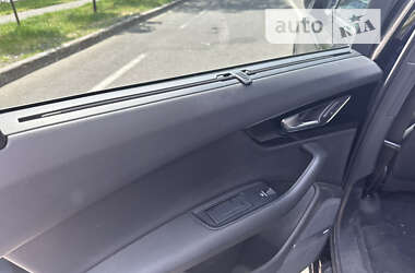 Внедорожник / Кроссовер Audi Q7 2017 в 