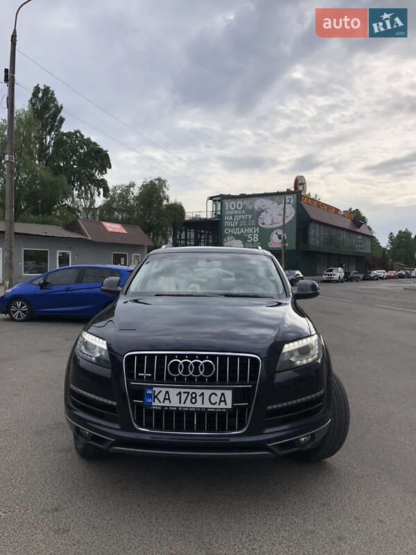 Внедорожник / Кроссовер Audi Q7 2011 в 