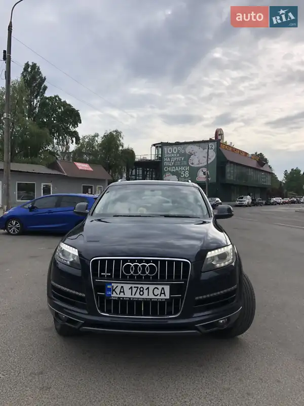 Внедорожник / Кроссовер Audi Q7 2011 в 