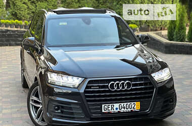 Внедорожник / Кроссовер Audi Q7 2017 в 