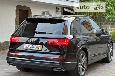 Внедорожник / Кроссовер Audi Q7 2017 в 