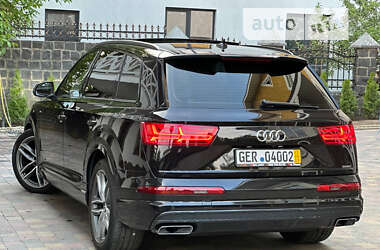 Внедорожник / Кроссовер Audi Q7 2017 в 