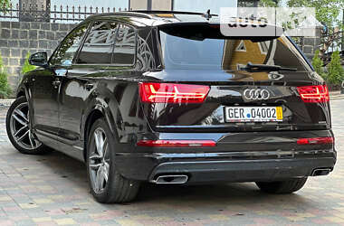 Внедорожник / Кроссовер Audi Q7 2017 в 