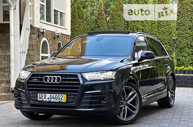 Внедорожник / Кроссовер Audi Q7 2017 в 