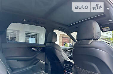 Внедорожник / Кроссовер Audi Q7 2017 в 