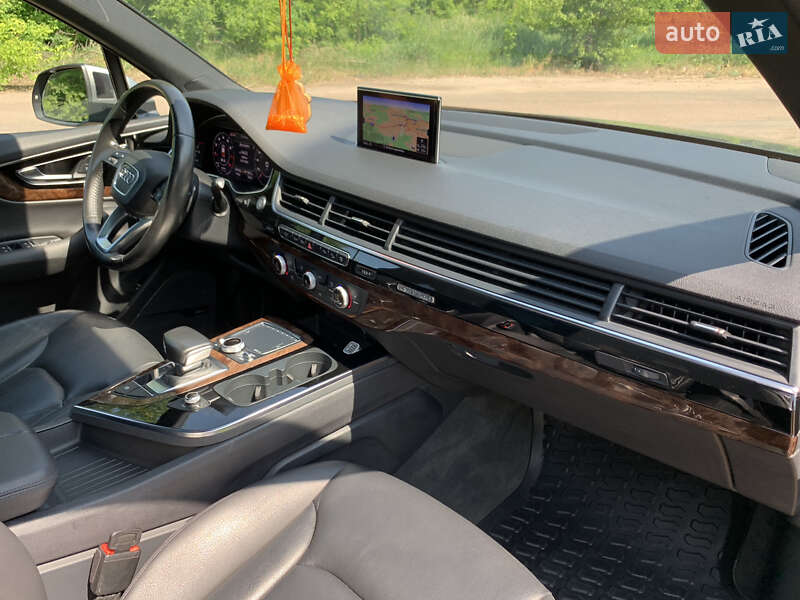 Внедорожник / Кроссовер Audi Q7 2016 в Житомире