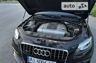 Внедорожник / Кроссовер Audi Q7 2010 в 