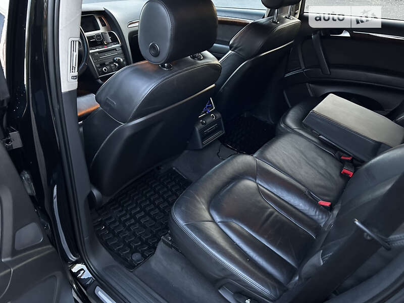 Внедорожник / Кроссовер Audi Q7 2010 в Мироновке