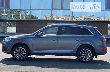 Позашляховик / Кросовер Audi Q7 2016 в 