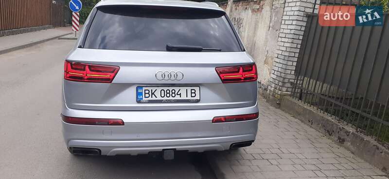 Позашляховик / Кросовер Audi Q7 2018 в Львові