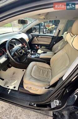 Внедорожник / Кроссовер Audi Q7 2010 в 