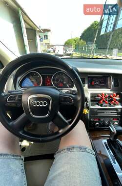 Внедорожник / Кроссовер Audi Q7 2010 в 