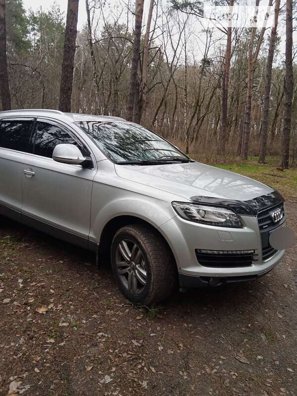 Позашляховик / Кросовер Audi Q7 2009 в Броварах