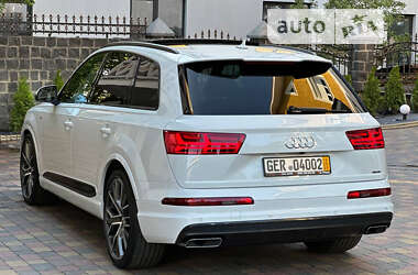 Позашляховик / Кросовер Audi Q7 2017 в 