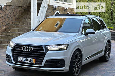 Позашляховик / Кросовер Audi Q7 2017 в 