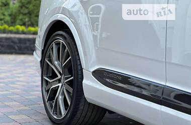 Позашляховик / Кросовер Audi Q7 2017 в 