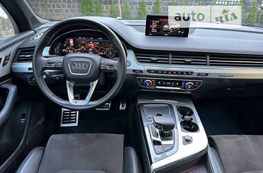 Позашляховик / Кросовер Audi Q7 2017 в 
