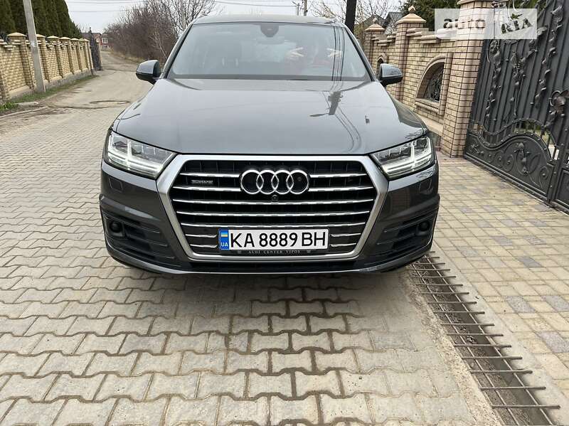 Внедорожник / Кроссовер Audi Q7 2017 в Киеве
