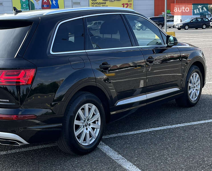 Позашляховик / Кросовер Audi Q7 2018 в Чернівцях