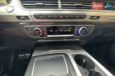 Позашляховик / Кросовер Audi Q7 2017 в 