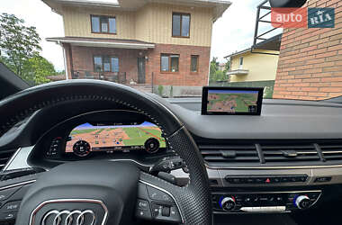 Позашляховик / Кросовер Audi Q7 2017 в 