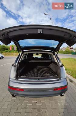 Внедорожник / Кроссовер Audi Q7 2010 в Черновцах