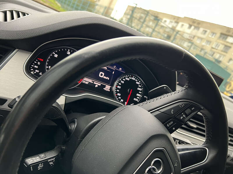 Позашляховик / Кросовер Audi Q7 2015 в Золочеві