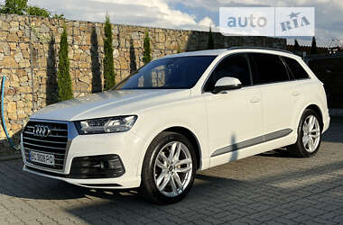 Внедорожник / Кроссовер Audi Q7 2017 в 