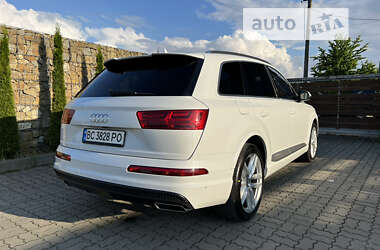 Внедорожник / Кроссовер Audi Q7 2017 в 