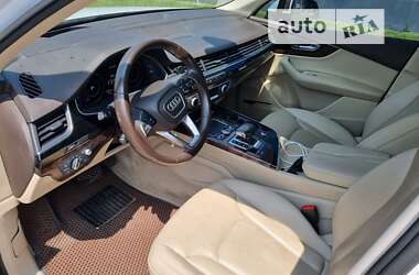 Внедорожник / Кроссовер Audi Q7 2016 в 