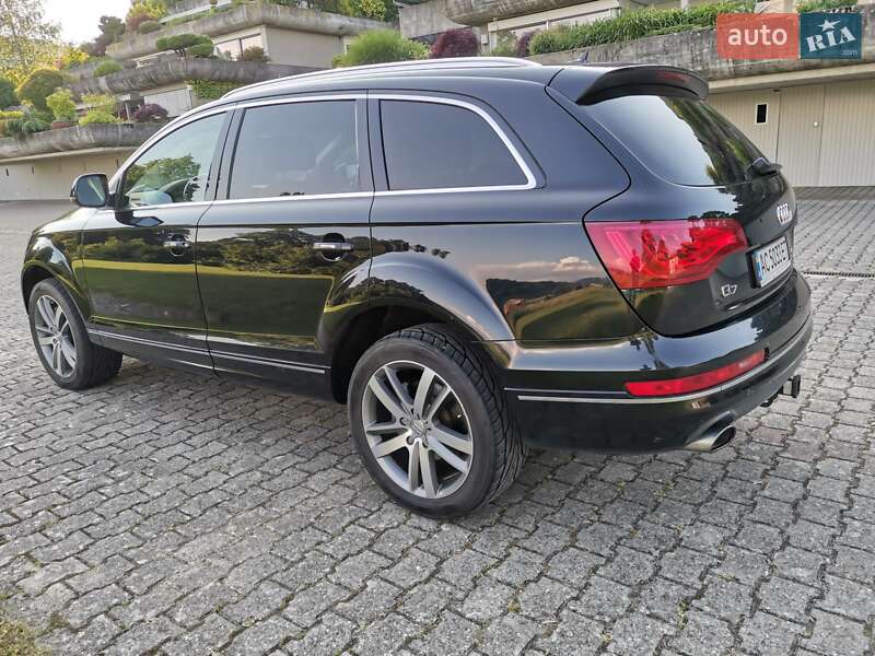 Внедорожник / Кроссовер Audi Q7 2015 в Киеве