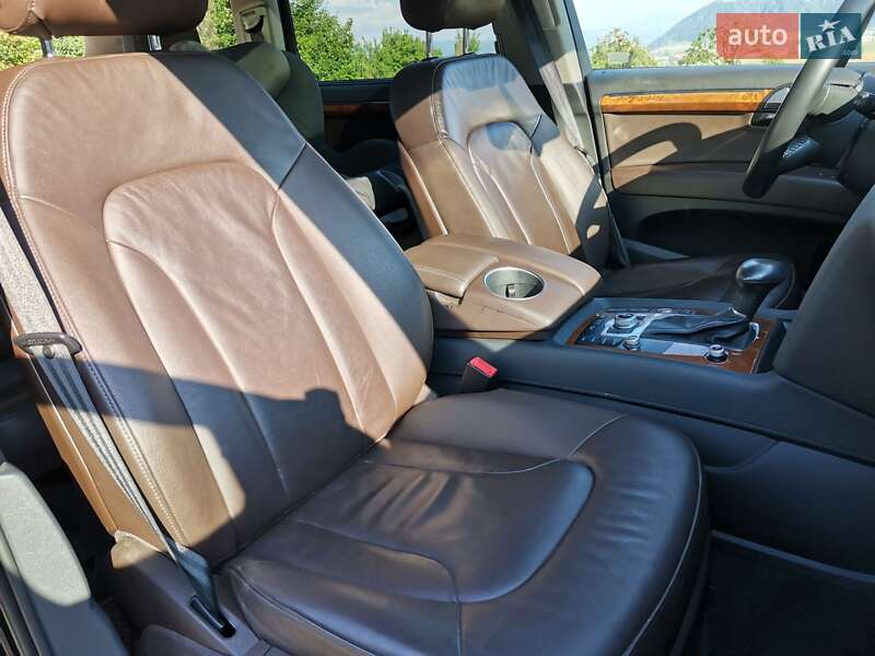 Внедорожник / Кроссовер Audi Q7 2015 в Киеве