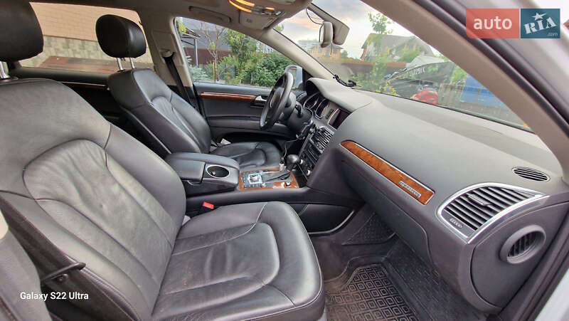 Позашляховик / Кросовер Audi Q7 2014 в Бучі