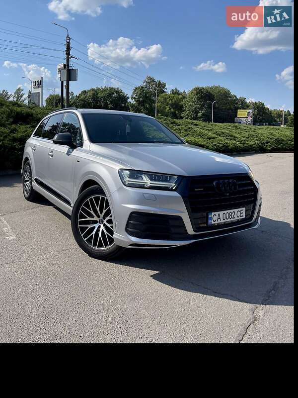 Внедорожник / Кроссовер Audi Q7 2017 в Умани