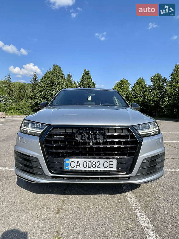 Внедорожник / Кроссовер Audi Q7 2017 в Умани