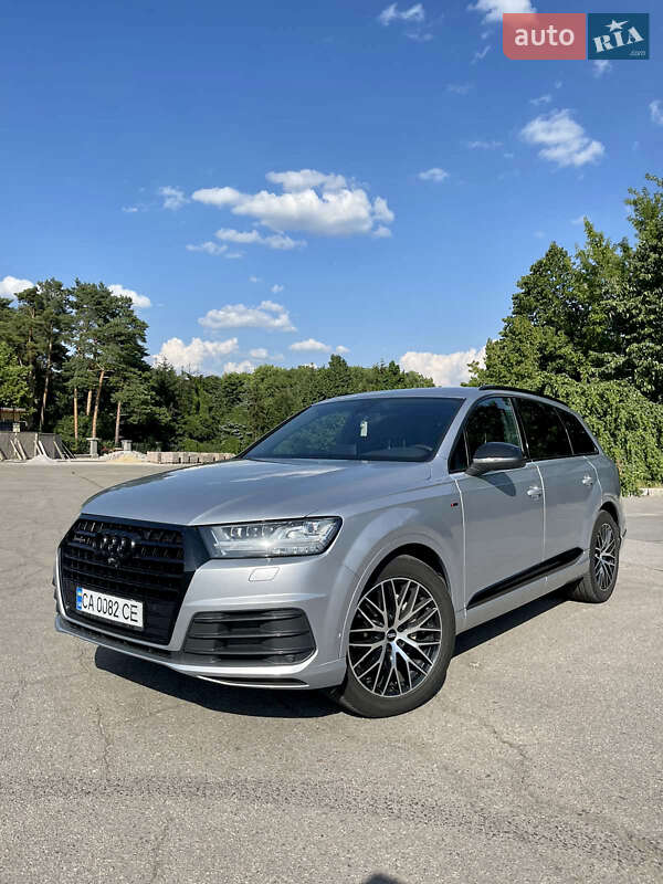 Внедорожник / Кроссовер Audi Q7 2017 в Умани