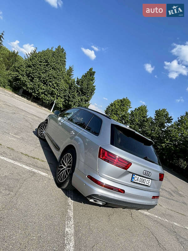 Внедорожник / Кроссовер Audi Q7 2017 в Умани
