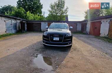 Внедорожник / Кроссовер Audi Q7 2006 в Покровске