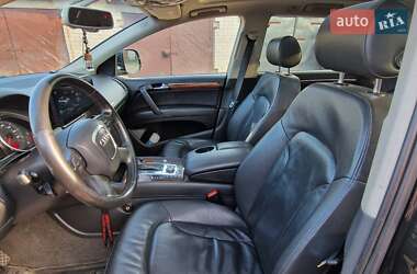 Внедорожник / Кроссовер Audi Q7 2006 в Покровске